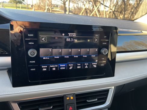 Certified 2025 Volkswagen Taos SE w/ Panoramic Sunroof Package FWD image 22