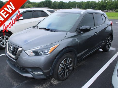 Used 2018 Nissan Kicks SR w/ Premium Package FWD image 1