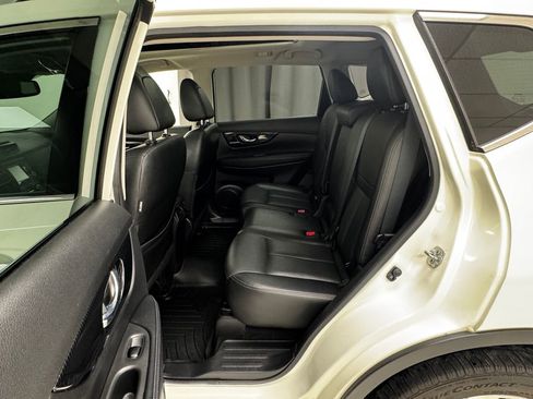 Used 2018 Nissan Rogue SL w/ Premium Package image 12