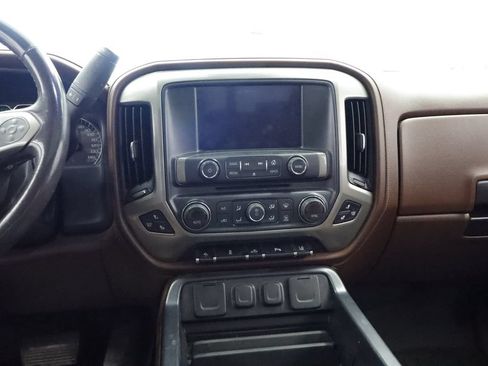 Used 2015 Chevrolet Silverado 1500 High Country w/ High Country Premium Package AWD/4WD image 18