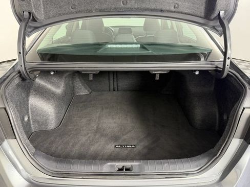 Used 2025 Nissan Altima 2.5 SV FWD image 15