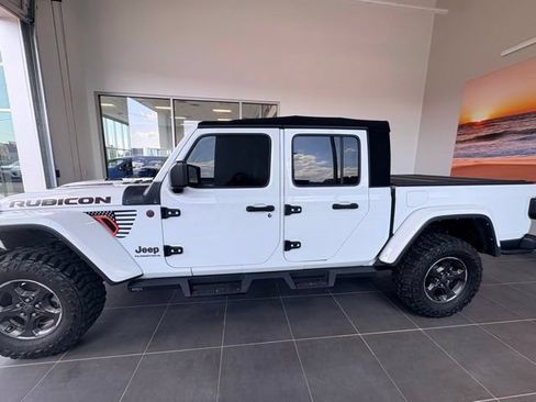 Used 2023 Jeep Gladiator Rubicon w/ Cold Weather Group AWD/4WD image 2
