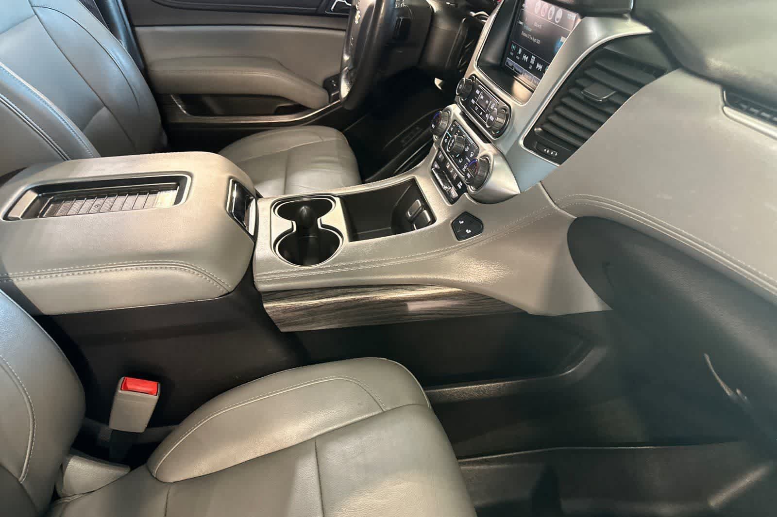 Used 2017 Chevrolet Tahoe LT w/ Luxury Package AWD/4WD image 19