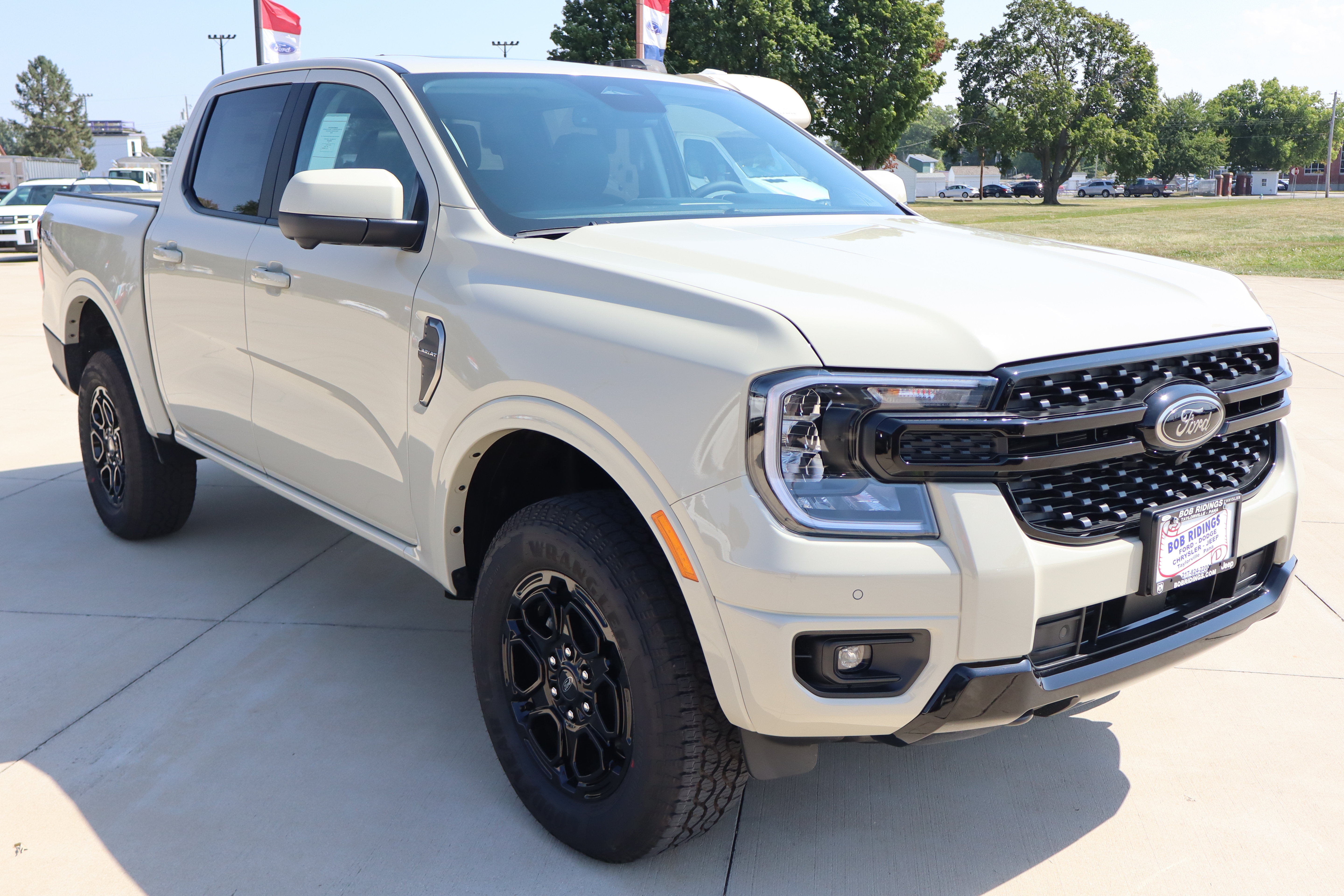 New 2026 Ford Ranger Lariat w/ FX4 Off-Road Package AWD/4WD image 3