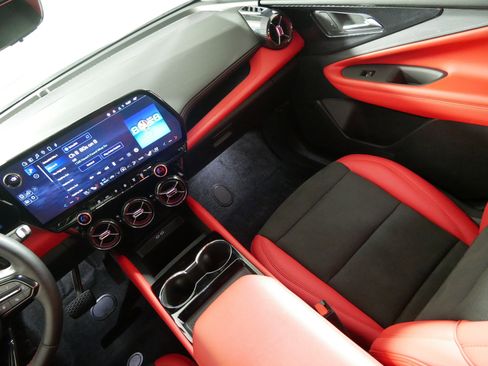 Used 2024 Chevrolet Blazer EV RS image 11