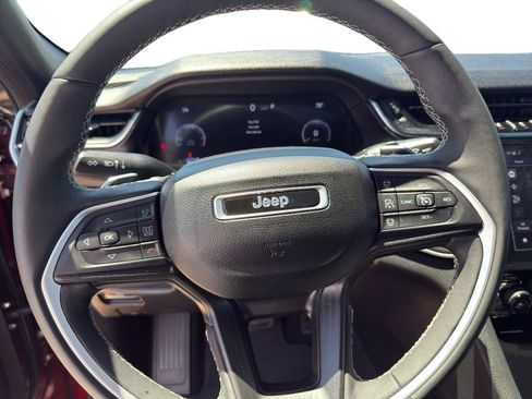 Used 2024 Jeep Grand Cherokee Altitude AWD/4WD image 13