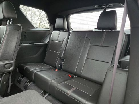 Used 2023 Chevrolet Traverse RS w/ LPO, Floor Liner Package image 36