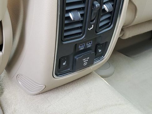 Used 2021 Jeep Grand Cherokee Overland AWD/4WD image 33