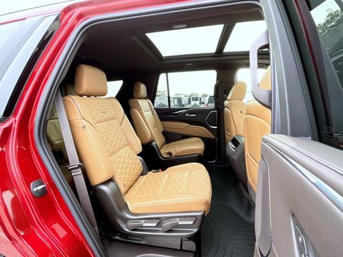 Certified 2021 Cadillac Escalade Sport w/ Driver Assist Tech Package AWD/4WD image 18