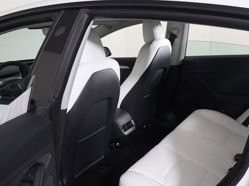 Used 2023 Tesla Model 3 Performance image 30