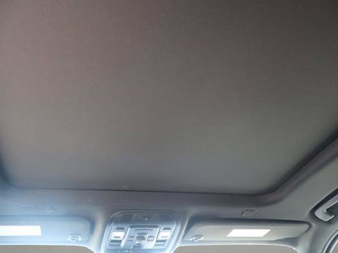 Used 2023 GMC Yukon Denali Ultimate AWD/4WD image 18