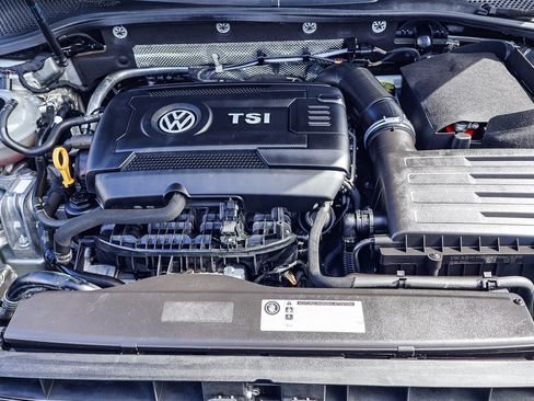 Used 2017 Volkswagen Golf S FWD image 25