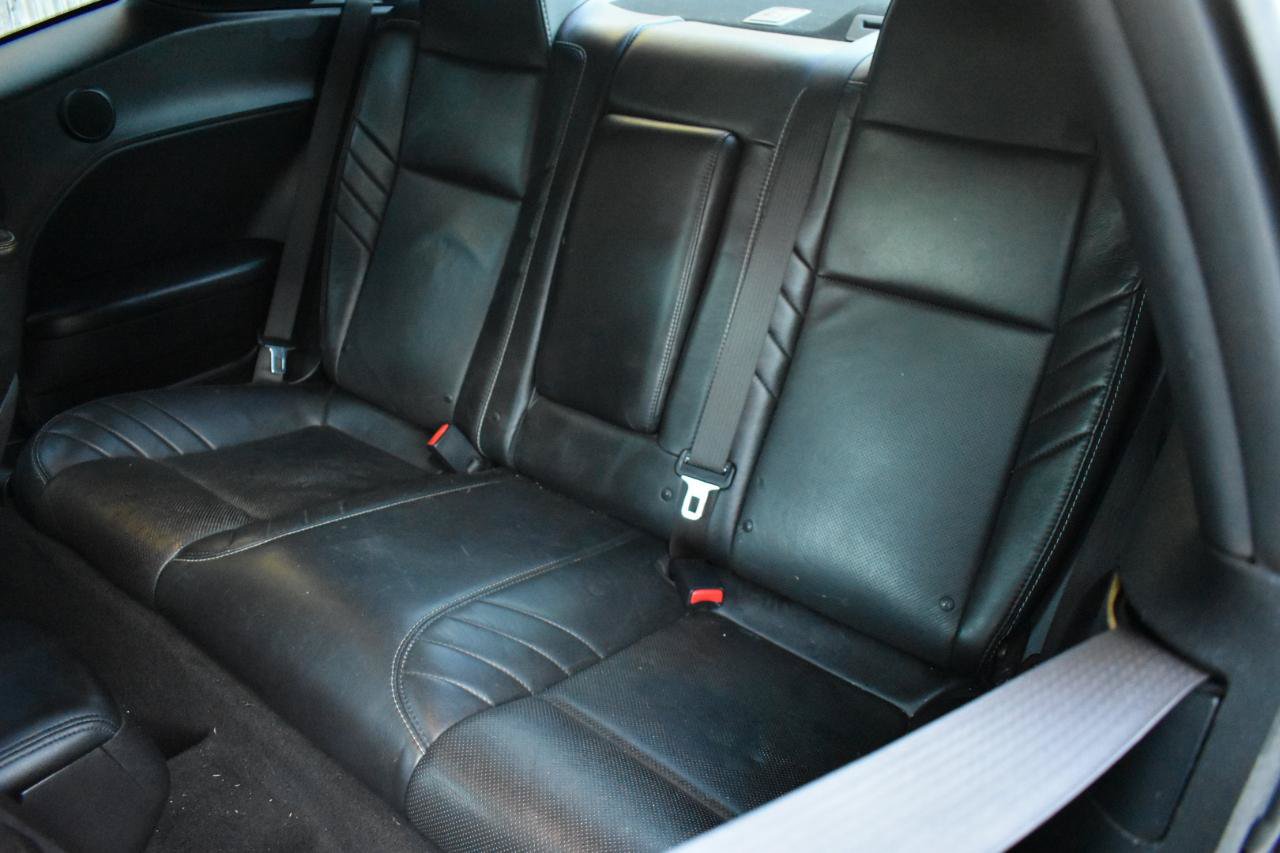 Used 2016 Dodge Challenger SRT RWD image 17