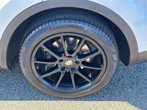 Used 2019 Porsche Cayenne image 19