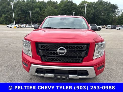 Used 2023 Nissan Titan SV w/ SV Convenience Package RWD image 2