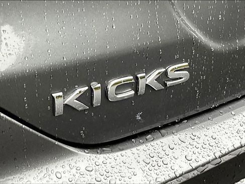 New 2025 Nissan Kicks Play S image 8