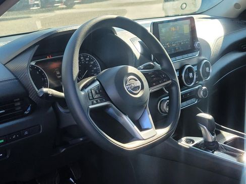 Used 2024 Nissan Sentra SV FWD image 12