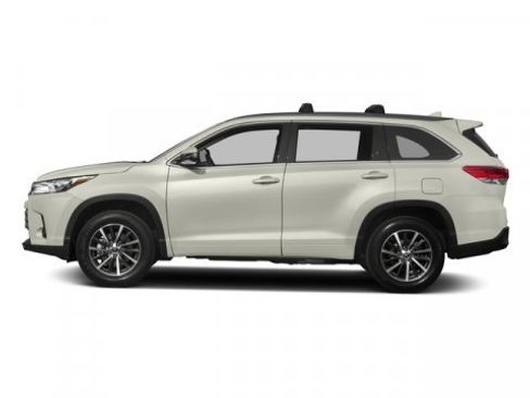 Used 2017 Toyota Highlander XLE AWD/4WD image 3