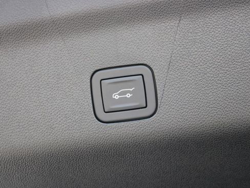 New 2026 Chevrolet Tahoe High Country AWD/4WD image 16