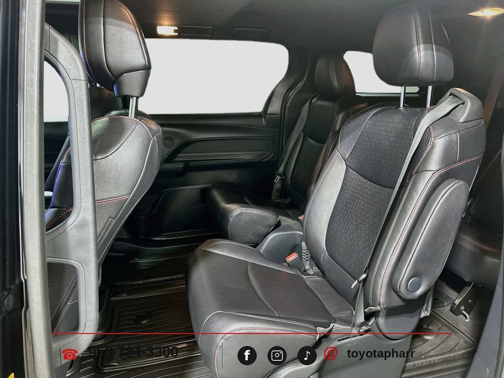 Used 2025 Toyota Sienna XSE FWD image 23