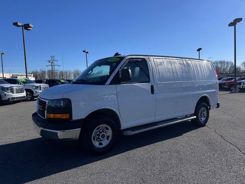 Used 2024 GMC Savana 2500 w/ Driver Convenience Package image 2
