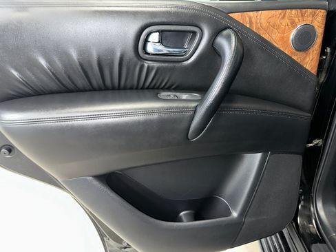 Used 2024 Nissan Armada SL w/ Captain's Chairs Package AWD/4WD image 19