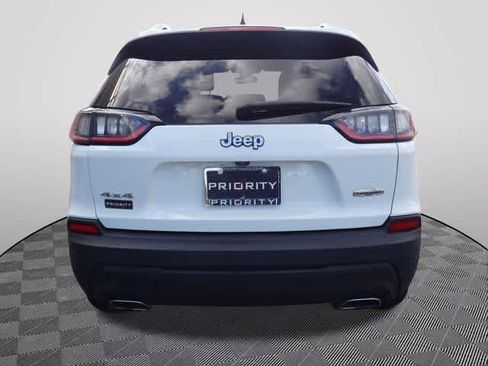 Used 2019 Jeep Cherokee Latitude Plus w/ Comfort/Convenience Group image 3