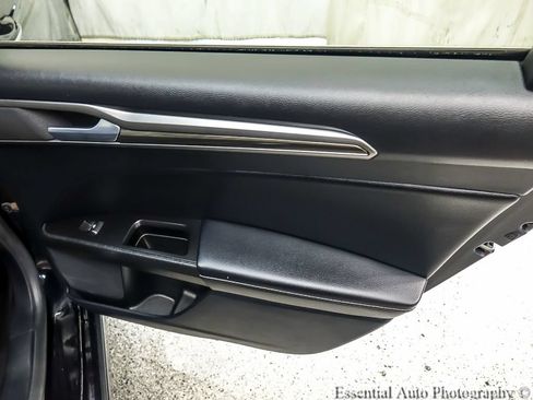 Used 2020 Ford Fusion SEL FWD image 22