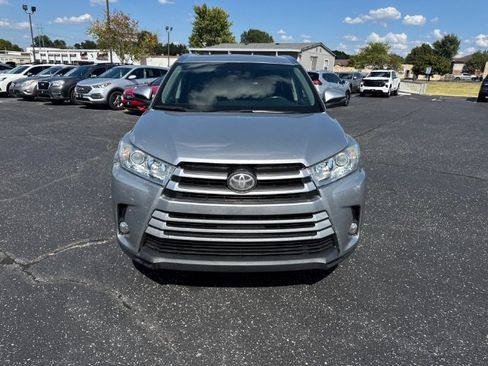 Used 2017 Toyota Highlander XLE AWD/4WD image 9