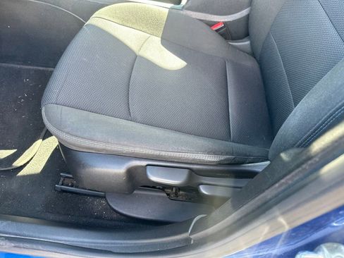 Used 2017 Chevrolet Cruze LT FWD image 5