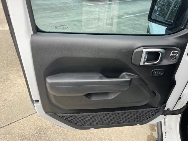 Used 2024 Jeep Gladiator Sport AWD/4WD image 12