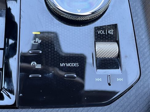 Used 2025 BMW X3 xDrive30i w/ Premium Package image 9