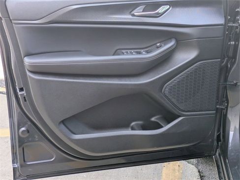 New 2025 Jeep Grand Cherokee Laredo w/ Luxury Tech Group I image 12