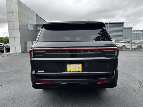 Certified 2025 Lincoln Navigator L Reserve AWD/4WD image 6
