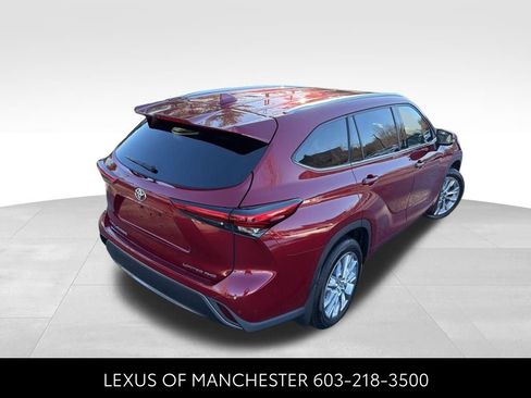 Used 2021 Toyota Highlander Limited image 6