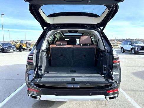 Used 2023 BMW X7 xDrive40i w/ Executive Package image 22