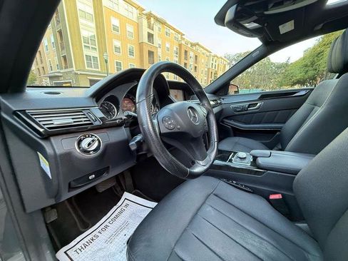 Used 2010 Mercedes-Benz E 550 Sedan image 32