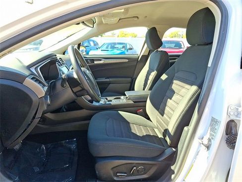 Used 2020 Ford Fusion SE image 14