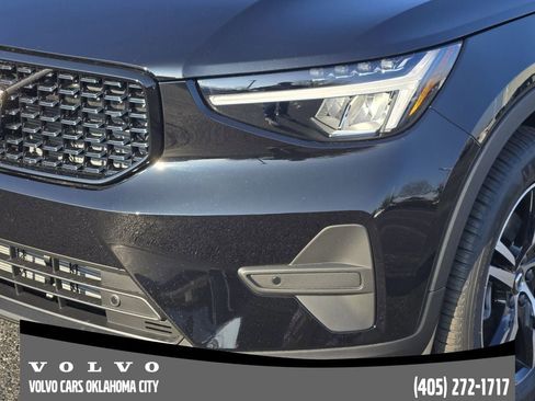 Used 2026 Volvo XC40 B4 Core w/ Protection Package Premier FWD image 8