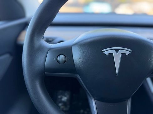 Used 2020 Tesla Model Y Long Range AWD/4WD image 40