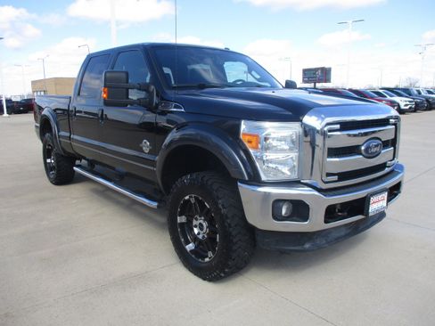 Used 2016 Ford F250 Lariat w/ Lariat Interior Package image 10