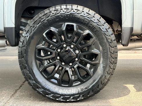 Used 2025 GMC Sierra 2500 Denali Ultimate AWD/4WD image 13