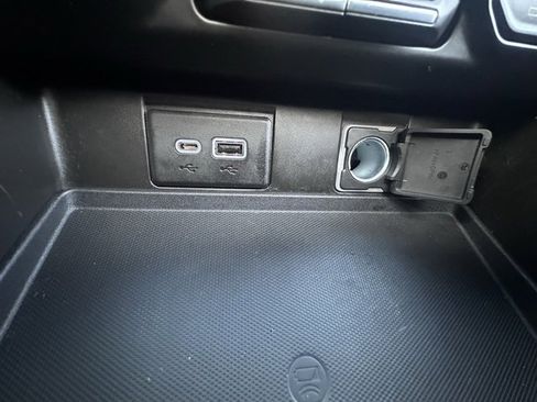 Used 2021 Chevrolet Tahoe LT w/ LT Signature Package image 22