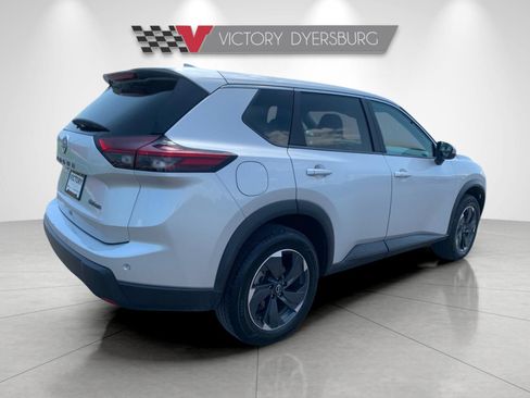Used 2024 Nissan Rogue SV AWD/4WD image 4