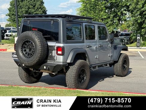 Used 2018 Jeep Wrangler Unlimited Sport AWD/4WD image 7