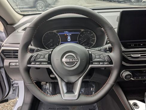 New 2025 Nissan Altima 2.5 SR w/ SR Premium Package image 15