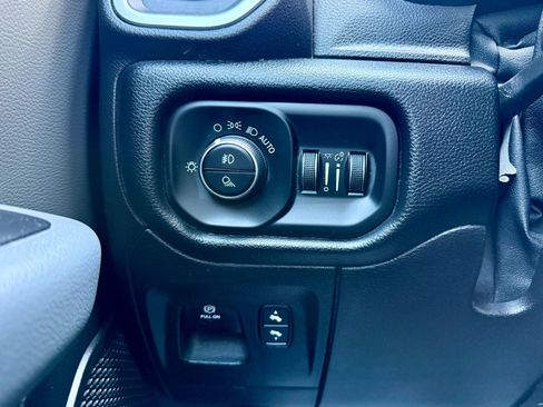 Used 2019 RAM 1500 Big Horn AWD/4WD image 22