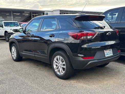 Used 2021 Chevrolet TrailBlazer LS w/ LPO, Blackout Package image 9