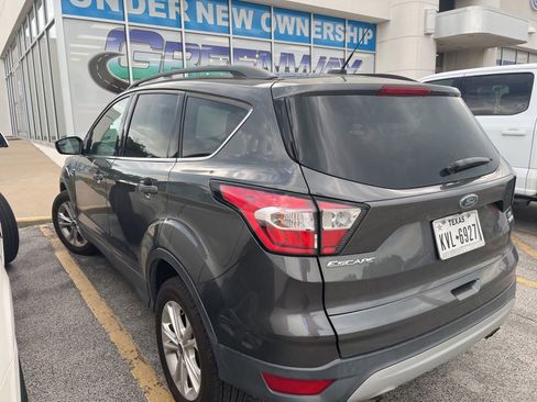 Used 2018 Ford Escape SE FWD image 6