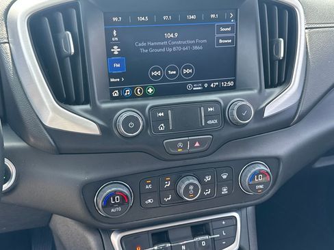 Used 2024 GMC Terrain SLT image 25